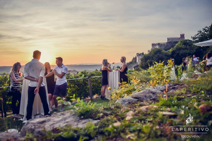 aperitivo-giardino-botanico-rocca-sveva.jpg